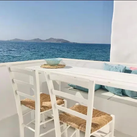 Casa Mare, * Naousa (Paros)